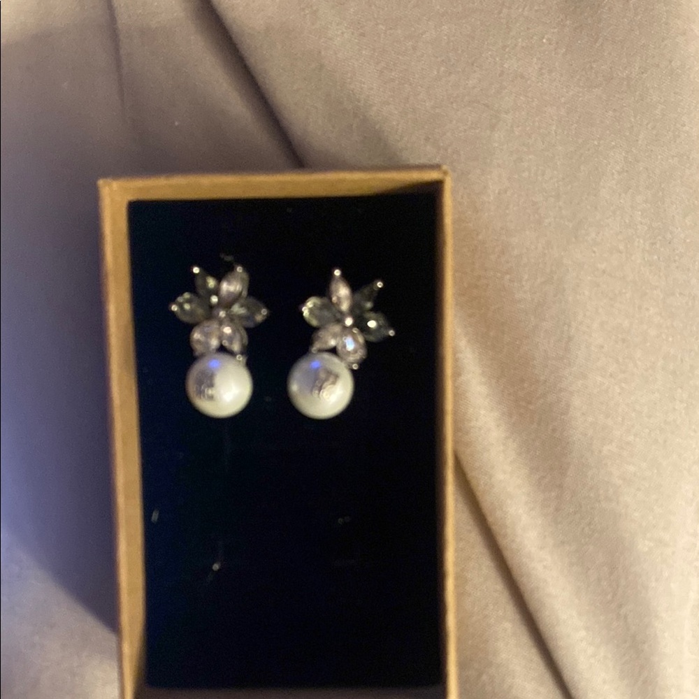 Elegant Pearl and Crystal Earrings